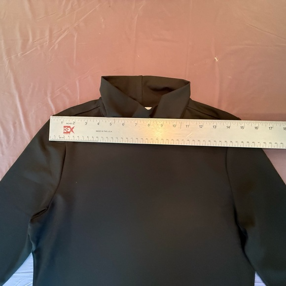 Per Se by Carlisle Olive Green Turtleneck Long Sleeve Top Size Medium MSRP $198 - Picture 5 of 8